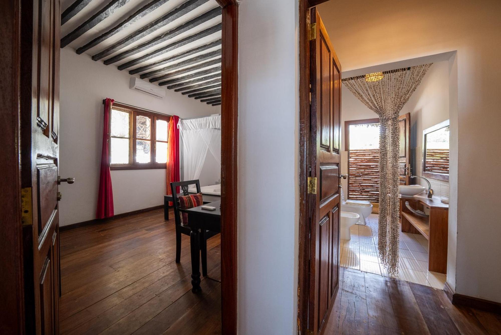 Beachfront Hideaway Zanzibarhouses Villa
